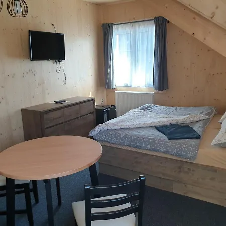 Parma 3* Ostružná