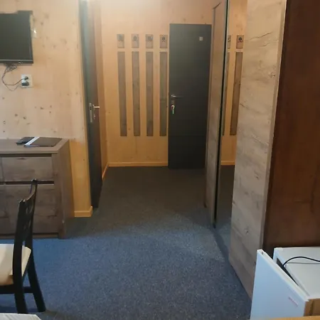 Parma 3* Ostružná
